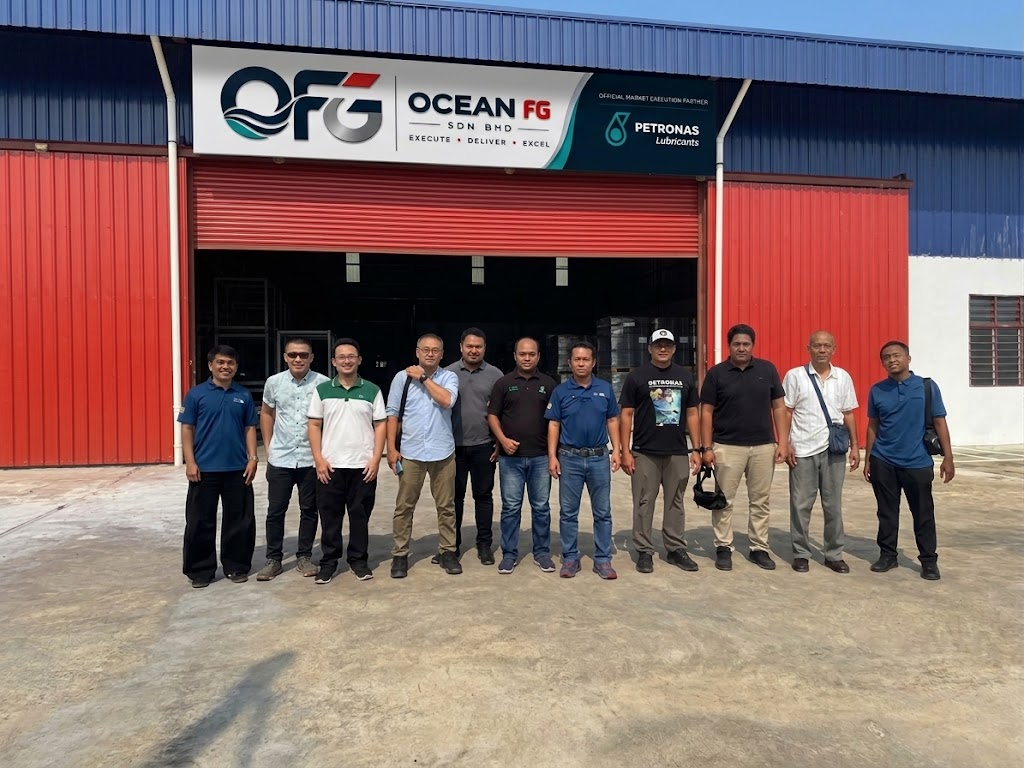 Ocean FG and PETRONAS representatives at Ocean FG's facility